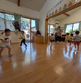 よく遊び、よく食べ、よく寝て、健康な子どもに！   